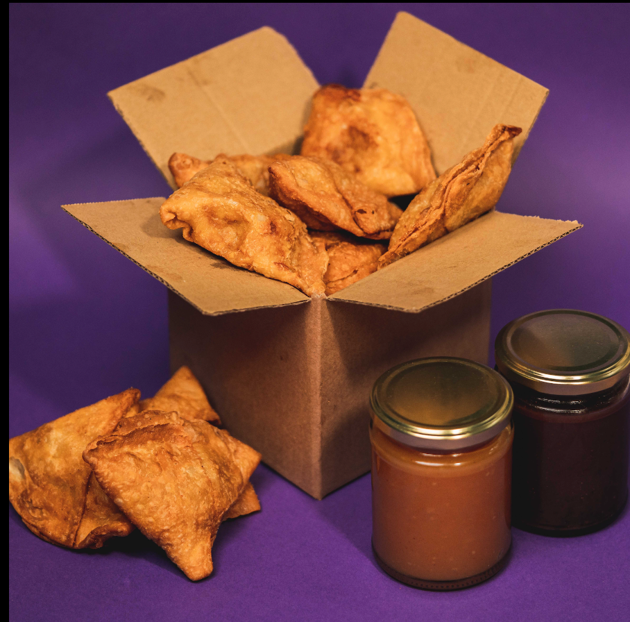 50 SIGNATURE SAMOSA & CHUTNEY