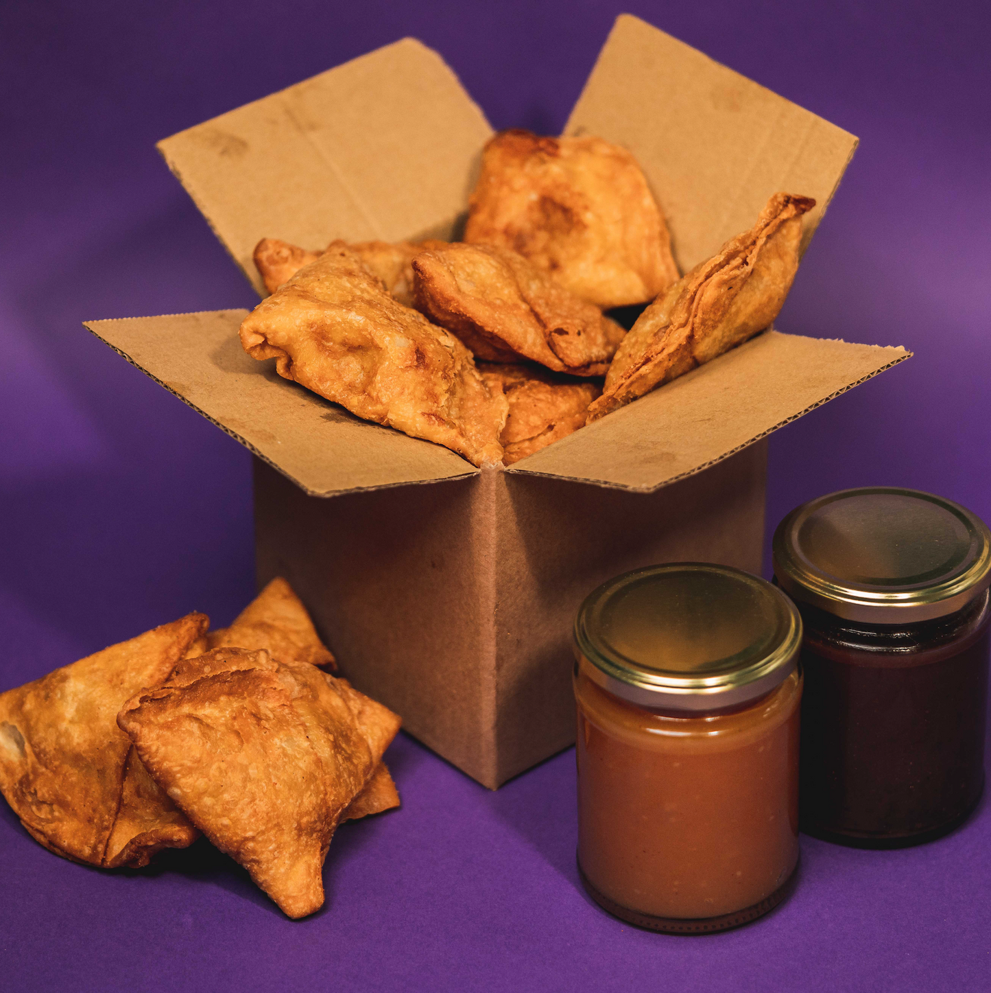 SIGNATURE SAMOSA BOX + CHUTNEY